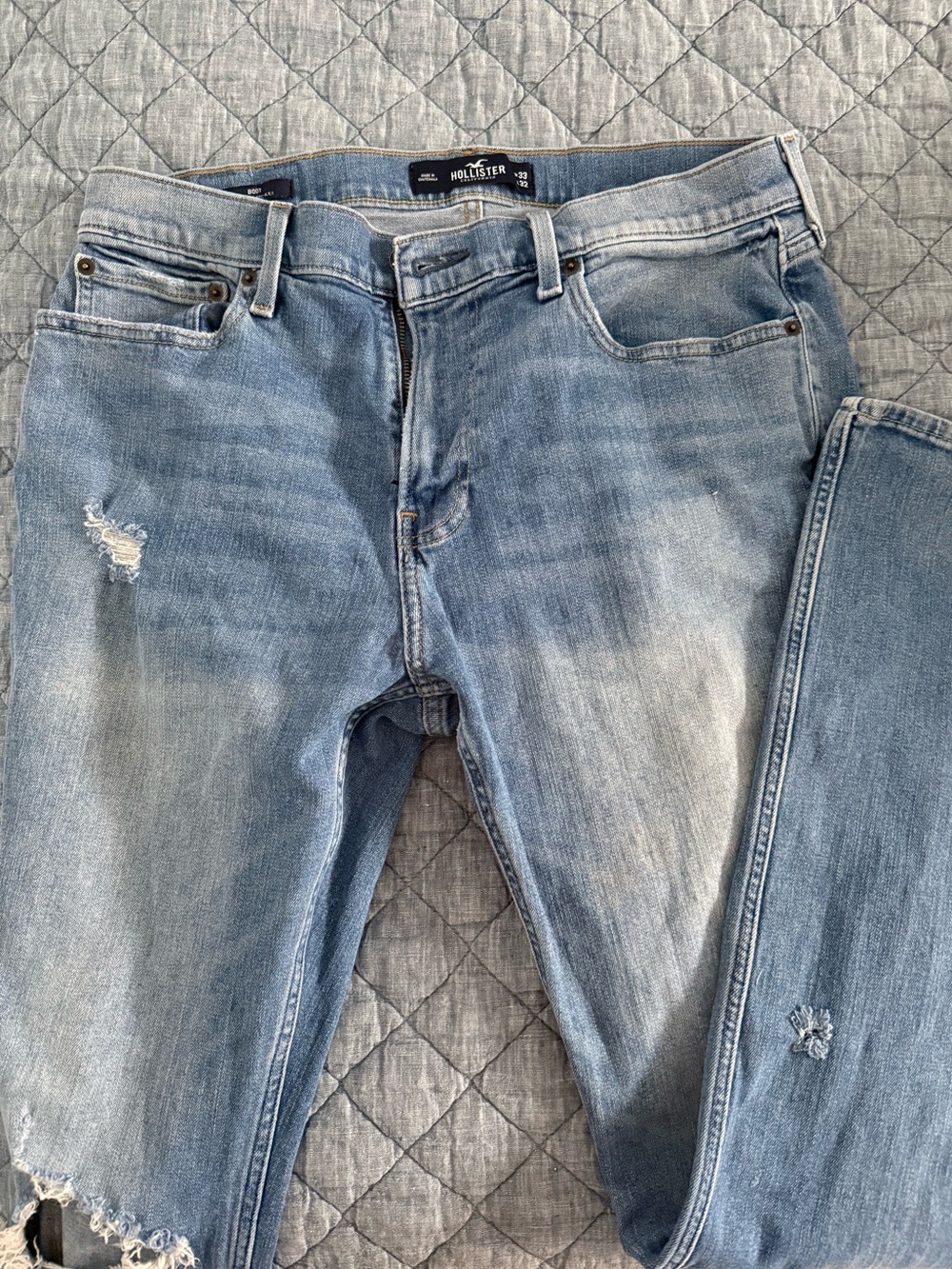 Hollister women's Light Blue Distressed Jeans